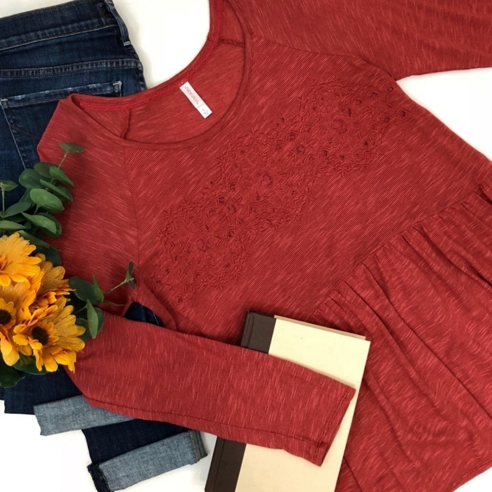 Xhilaration Peasant Boho Peplum red top tee lace